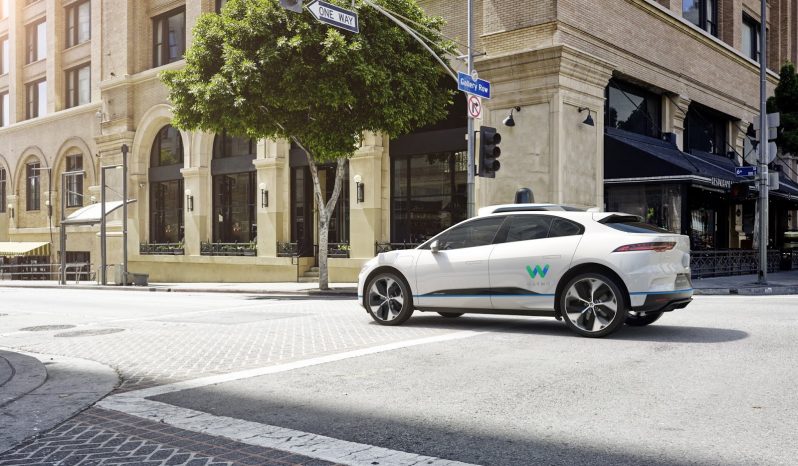 <h1>Jaguar I-PACE con Waymo</h1><div class=