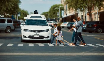 <h1>Chrysler Pacifica con Waymo</h1><div class=