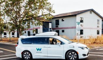 <h1>Chrysler Pacifica con Waymo</h1><div class=