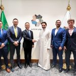 NEOM invierte $100 millones en Pony.ai para impulsar la movilidad autónoma y sostenible en Medio Oriente