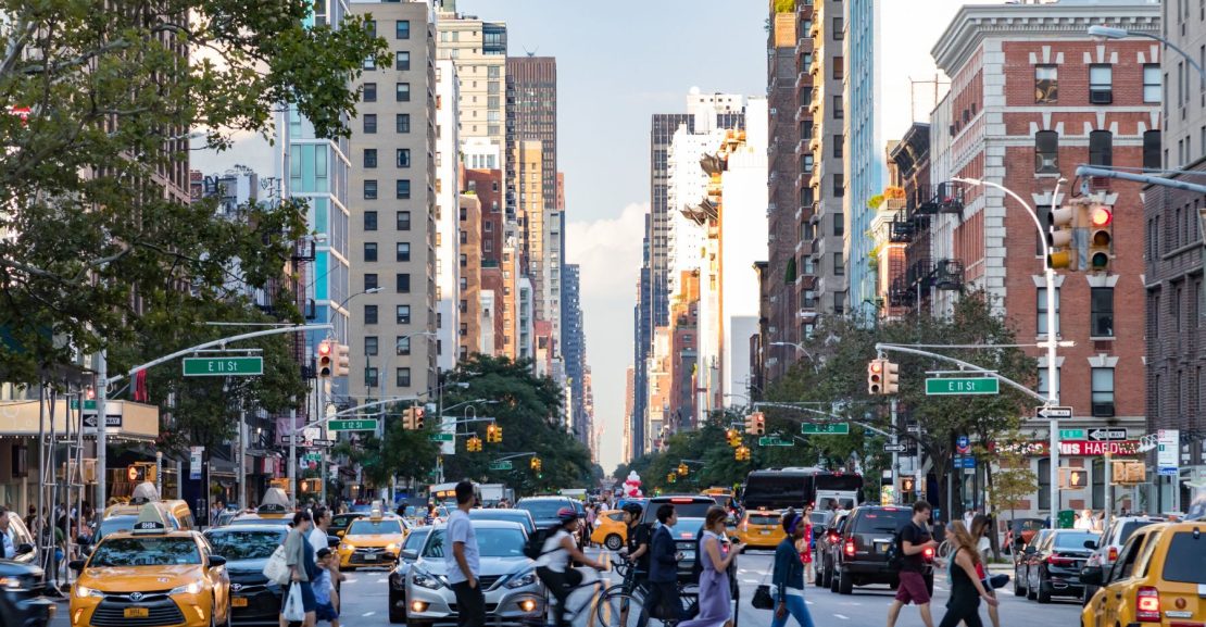 El sindicato de camioneros de Nueva York se opone a la expansión de los taxis autónomos de Waymo por preocupaciones de seguridad y empleo