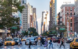 El sindicato de camioneros de Nueva York se opone a la expansión de los taxis autónomos de Waymo por preocupaciones de seguridad y empleo