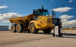 SafeAI y Obayashi Corporation presentan un revolucionario camión de carga autónomo y sin emisiones para la industria de la construcción