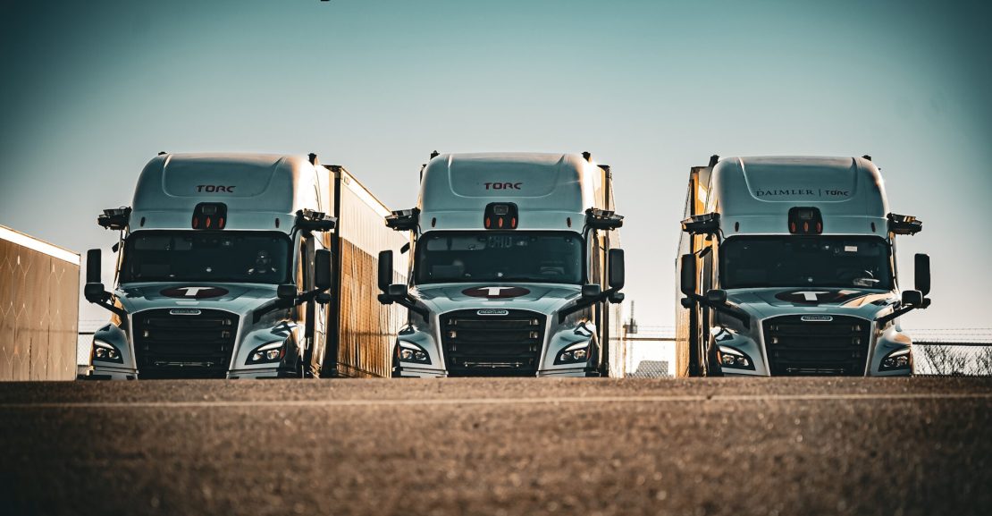 Torc Robotics se alía con Uber Freight para impulsar la tecnología de camiones autónomos