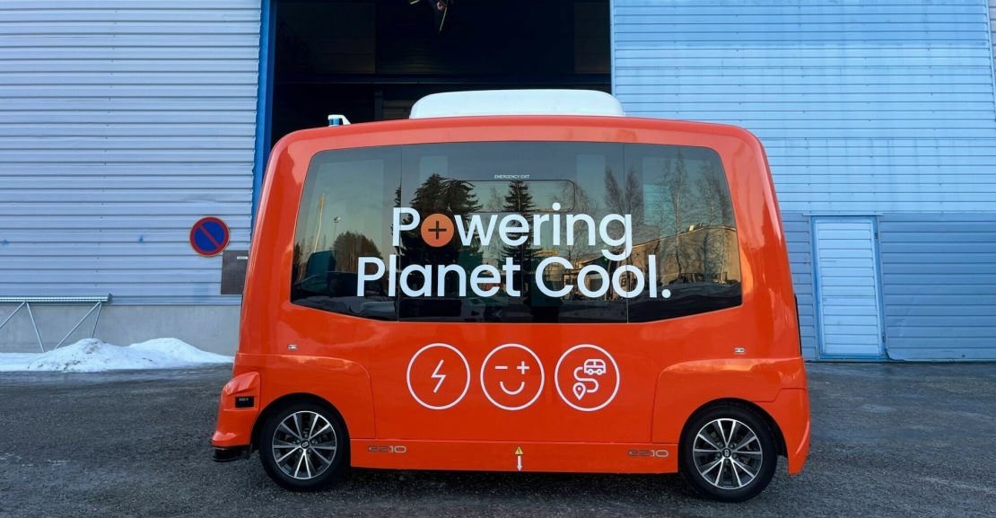 Kempower revoluciona su logística interna con la introducción de un autobús robot eléctrico