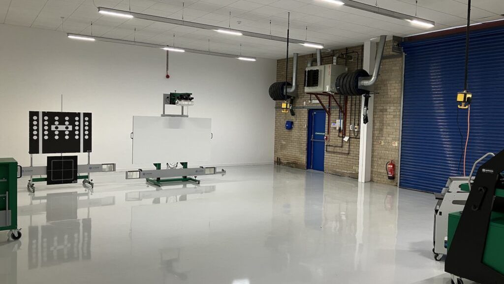 HELLA inaugura su academia de formación en tecnología automotriz para responder a la creciente demanda de técnicos especializados