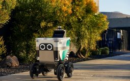 Serve Robotics Inc. comienza a cotizar en el Mercado OTCQB impulsando su expansión en la industria de la robótica y la inteligencia artificial