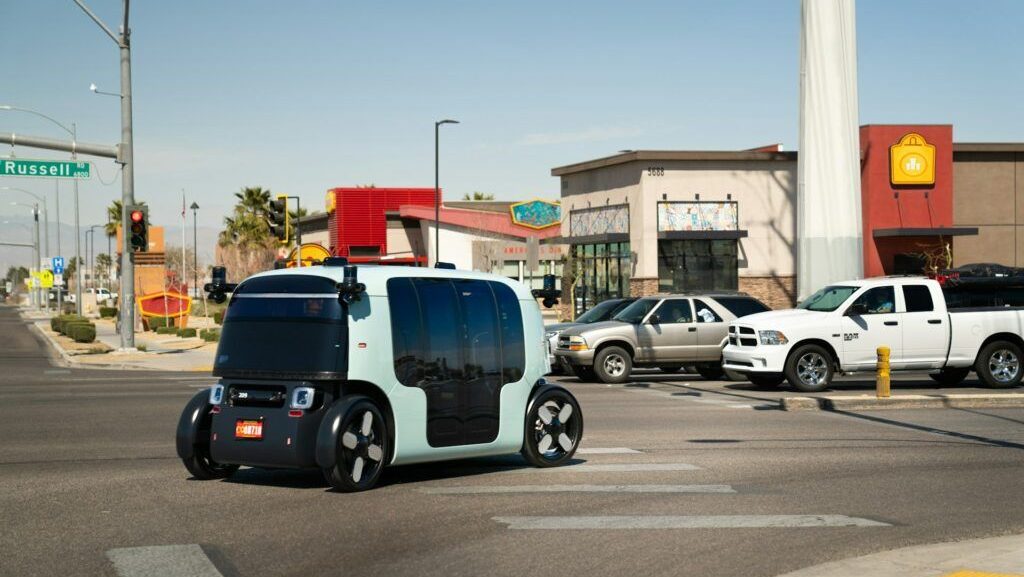 Zoox avanza en su servicio de robotaxis con mejoras significativas en Las Vegas y Foster City