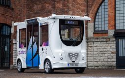 Auve Tech y Guident Ltd se unen para lanzar en Estados Unidos el shuttle autónomo más compacto y flexible del mercado