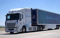 Hyundai y Plus presentan el primer camión eléctrico de hidrógeno con autonomía de Nivel 4 en Estados Unidos