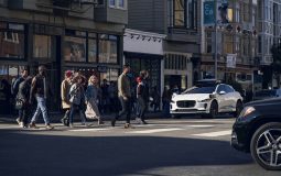 La NHTSA investiga 22 incidentes relacionados con vehículos autónomos de Waymo