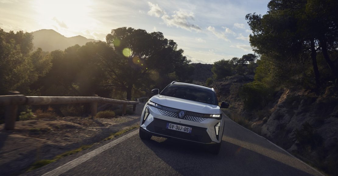 Renault revoluciona el transporte público con el lanzamiento de vehículos autónomos de nivel 4 para el torneo Roland-Garros 2024