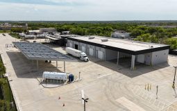 Waabi inaugura un nuevo terminal de camiones autónomos en Texas para fortalecer su expansión en la región