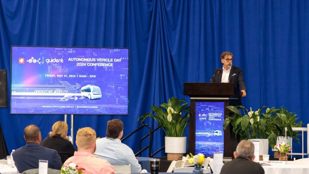 Exitosa tercera edición de la Conferencia Anual del Día del Vehículo Autónomo en Florida