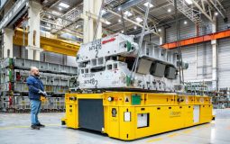 La planta del Grupo BMW en Regensburg avanza hacia la digitalización con vehículos de transporte autónomos
