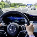Mercedes-Benz lanza la función de Cambio Automático de Carril en Europa para mejorar la seguridad y comodidad en la conducción