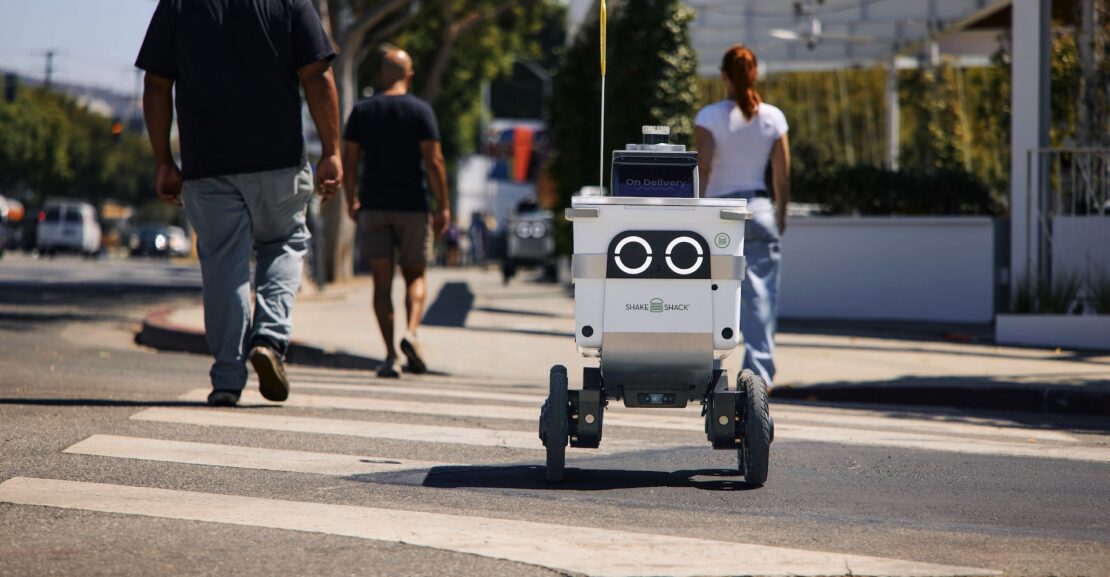 Revolución en la entrega de alimentos: Shake Shack y Serve Robotics lanzan robots autónomos en Los Ángeles