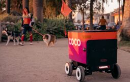 Uber y Coco transforman las entregas en Los Ángeles con robots autónomos