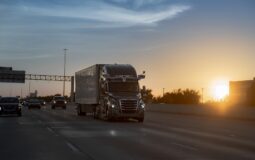 Bot Auto asegura $20 millones para revolucionar el transporte con camiones autónomos