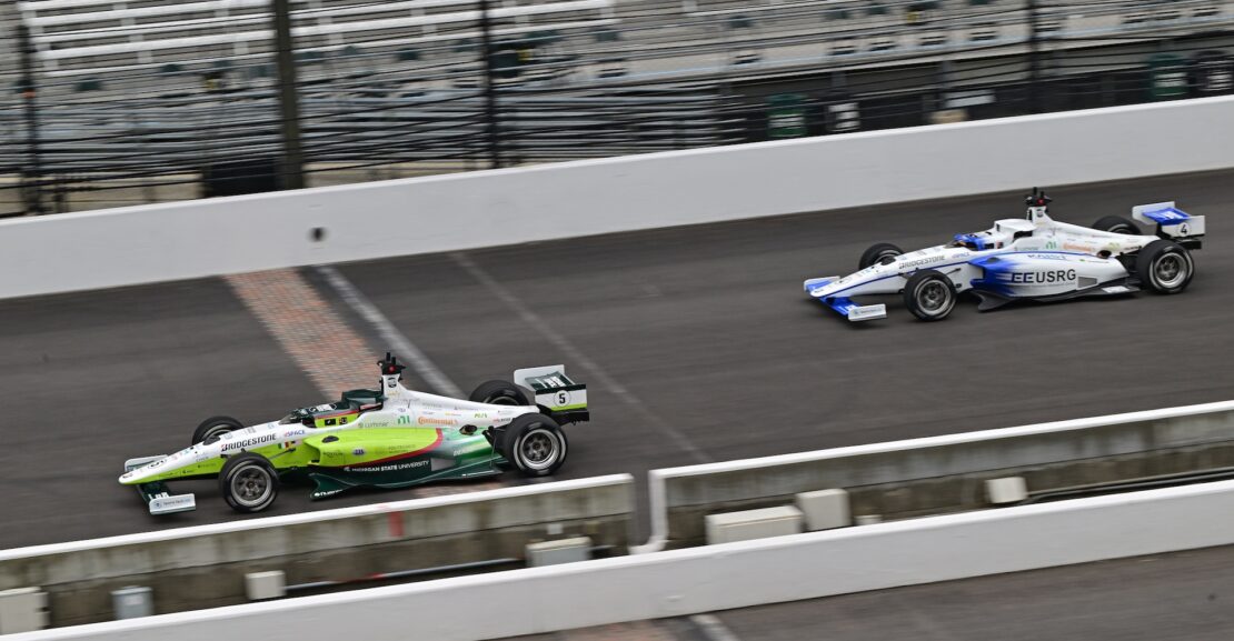 El Futuro de las Carreras Autónomas: Récords de Velocidad y Avances en IA en el Indy Autonomous Challenge 2024