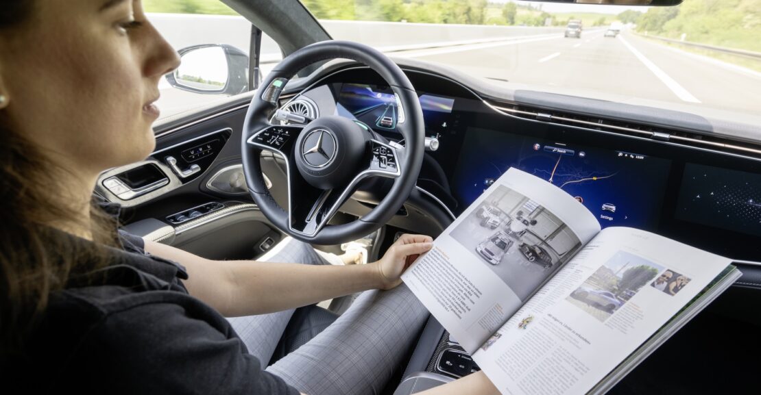 Mercedes-Benz revoluciona la conducción autónoma con DRIVE PILOT: ahora alcanza los 95 km/h en autopistas