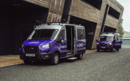 Furgonetas y minibuses Ford E-Transit autónomos de Oxa: una solución escalable para logística y transporte