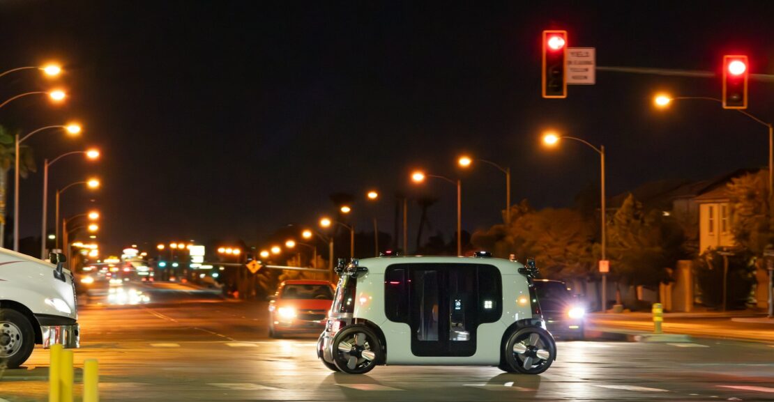 "Los Vegas Golden Knights se asocian con Zoox para impulsar el transporte autónomo en Las Vegas"