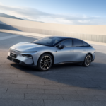 XPENG presenta el P7+, el primer vehículo eléctrico definido por IA, en el Salón del Automóvil de París 2024