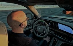 GM establece récord con la caravana de vehículos sin manos más grande utilizando su tecnología Super Cruise