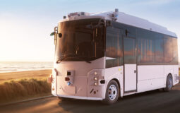 "TIER IV lanza el Minibus 2.0, un vehículo eléctrico autónomo de Nivel 4 con tecnología avanzada"