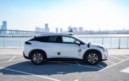 "Uber y WeRide lanzan servicio de robotaxis autónomos en Abu Dabi, el más grande fuera de EE. UU. y China"