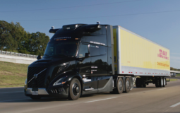 "Volvo y DHL inician transporte autónomo en Texas con tecnología avanzada"