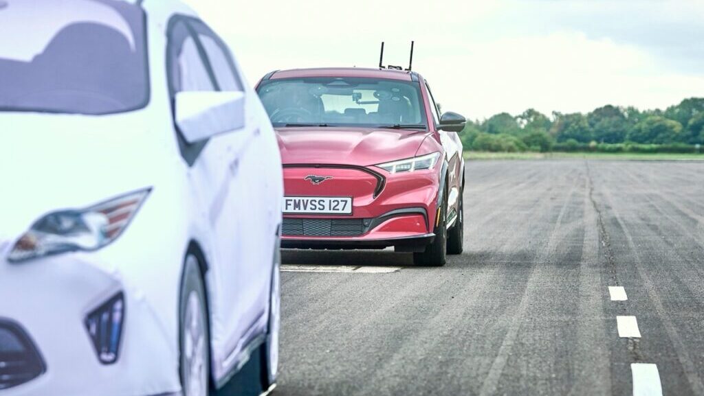 "AB Dynamics lanza la actualización 2025a de Track Applications Suite con mejoras para pruebas ADAS y cumplimiento de estándares Euro NCAP y FMVSS 127"