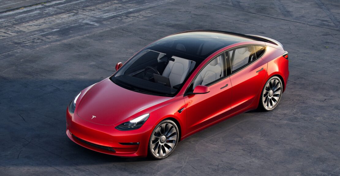 "NHTSA investiga el sistema Actually Smart Summon de Tesla por accidentes y fallos de seguridad"
